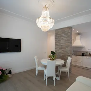 suite-imperiale-colosseo.it-romehotels.com/